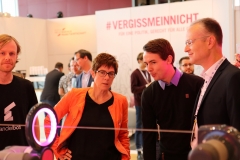 Minister President of Saarland Annegret Kramp-Karrenbauer visiting ComNets Demo