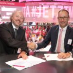 01.09.2017 Berlin IFA 2017 Messestand Deutsche Telekom AG; Vertragsunterzeichnung Technische Universitaet Dresden ; Frank Fitzek und Buno Jacobfeuerborn; 
Freigabe nur fuer redaktionelle Verwendung ! Keine Freigabe fuer Werbung  !